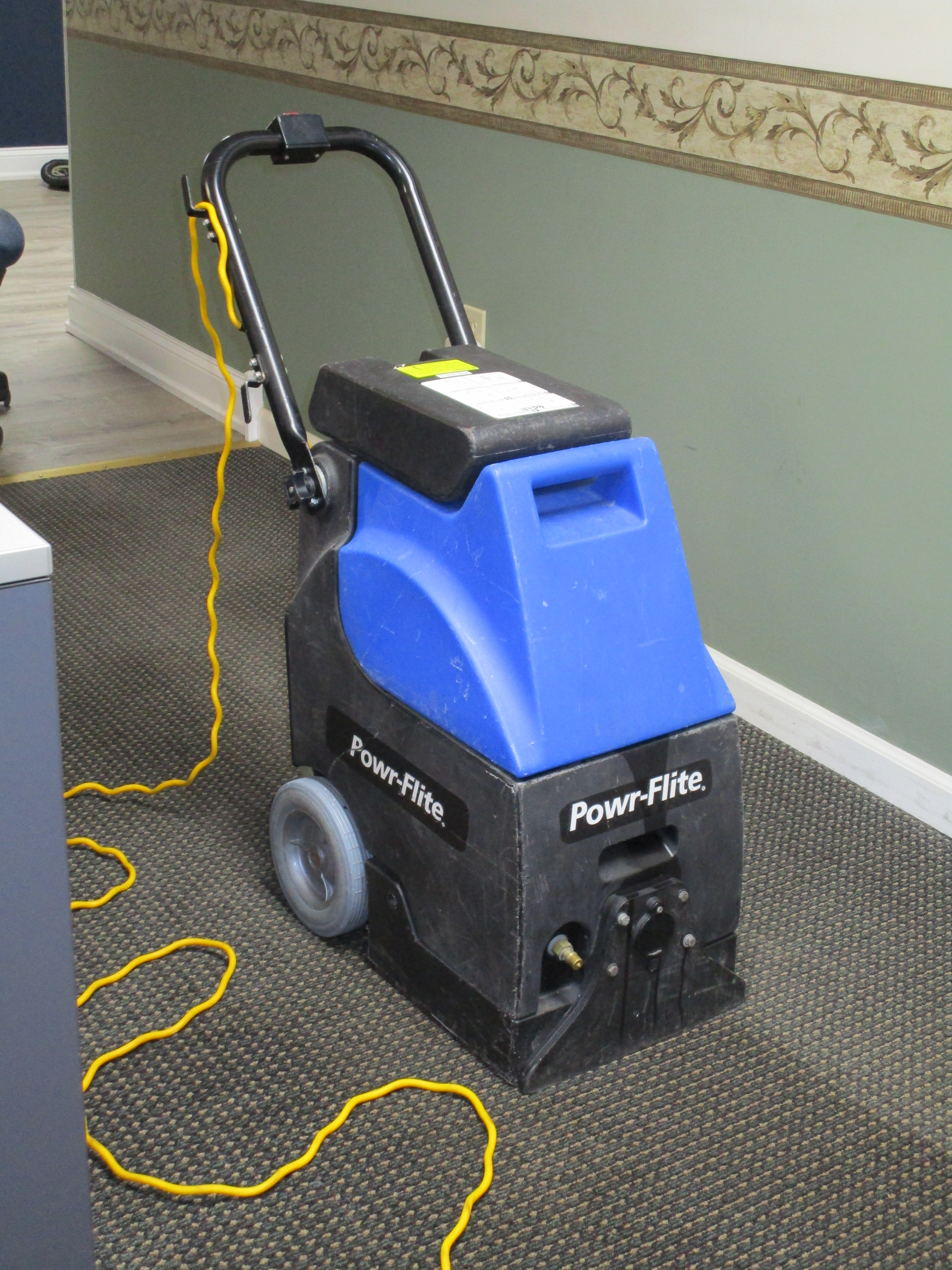 floor scrubber machine rental tools equipment vac flooring carpet